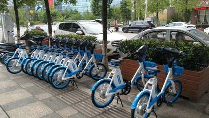 簡陽街頭驚現共享電瓶車,希望不要像共享單車這樣的結局!